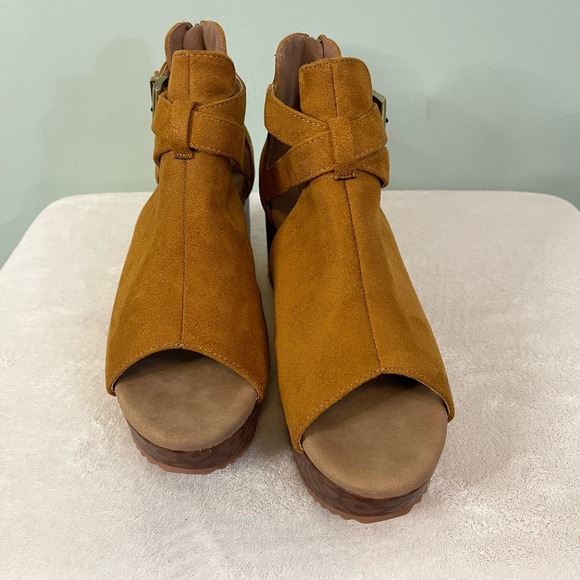 BOUTIQUE BY CORKYS Sandal 9 Leopard Wedge Buckle Suede Leather Open Toe Brown - Picture 4 of 9